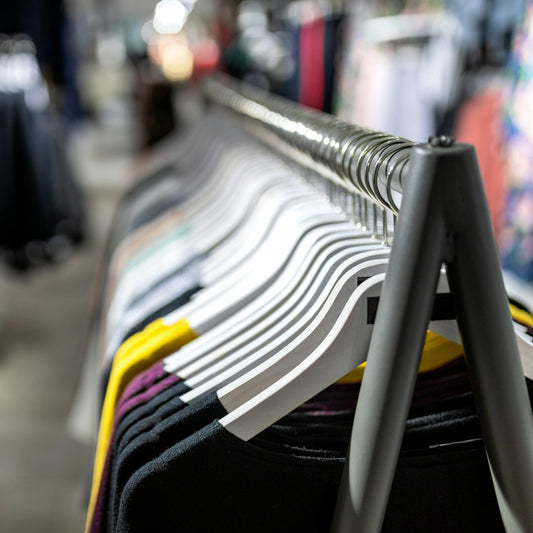 Warum Startups bei ihrer ersten Textilproduktion scheitern – und wie Sie teure Fehler vermeiden | Polat Textil